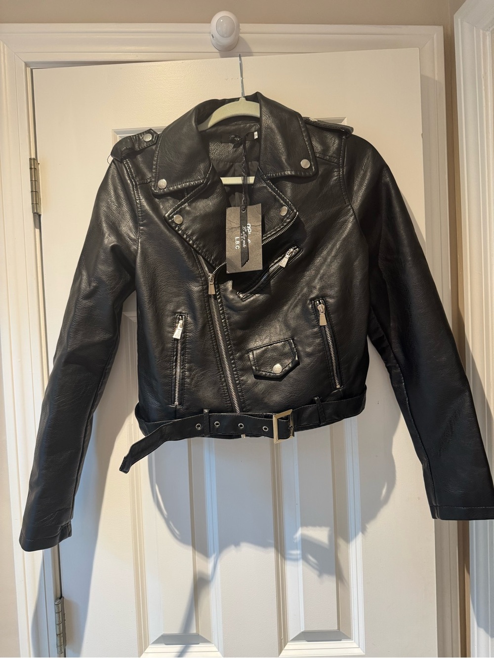 Women's Black Cropped Faux Leather Moto Jacket with Belt NWT size 2